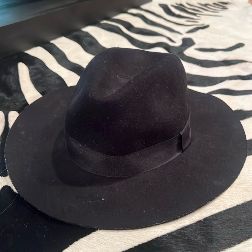 Gigi Pip Black Hat Style #3047 size small